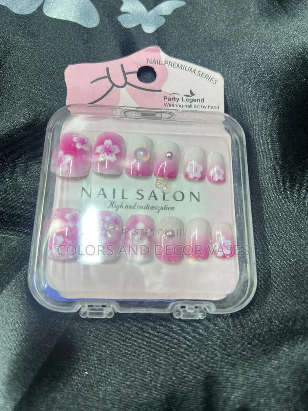 Kids Fake Nails Comes With Sticking Tape