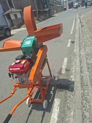 Fodder Chopper / Chaff Cutter Machine .