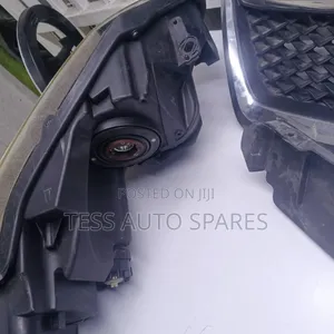 Honda Vezel Headlight Available
