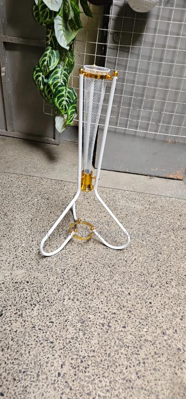 Metallic Stands for Decor Flowers - thumbnail 3