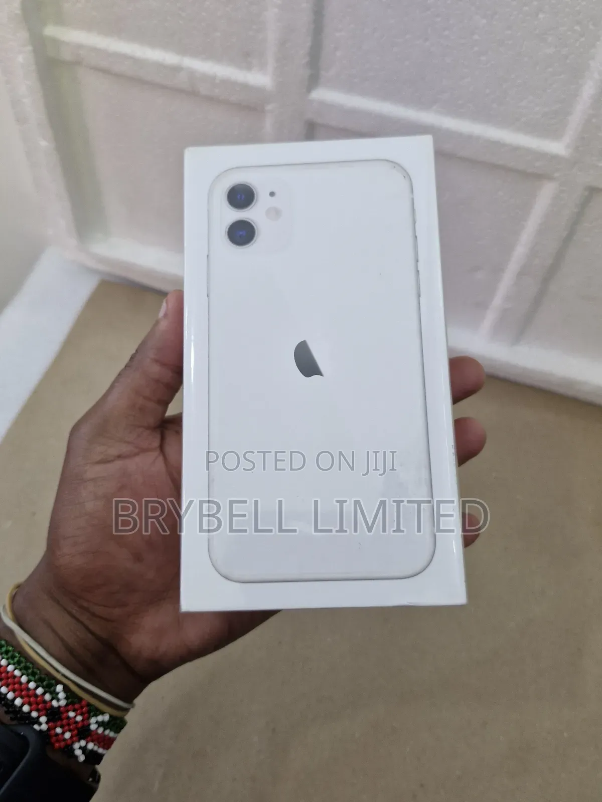 New Apple iPhone 11 128 GB White
