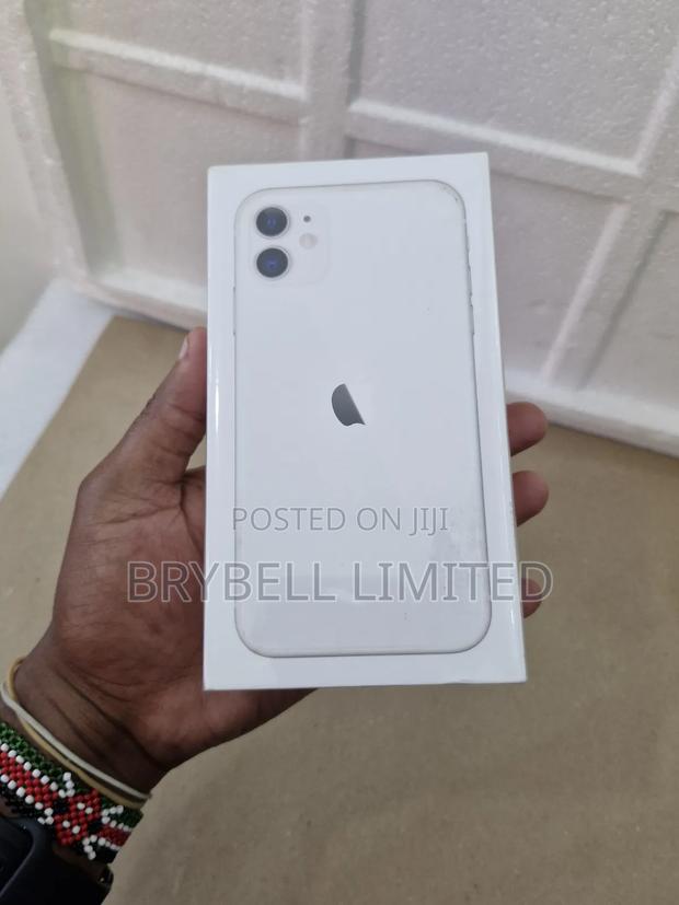 New Apple iPhone 11 128 GB White - main view