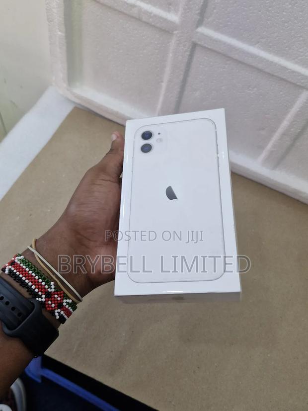 New Apple iPhone 11 128 GB White - thumbnail 3