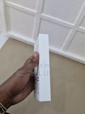 New Apple iPhone 16 128 GB White