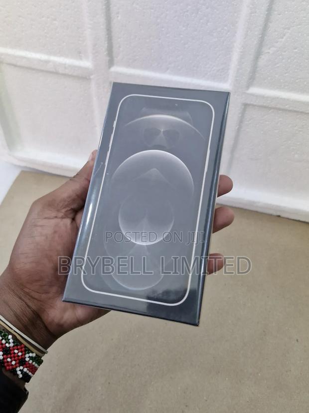 New Apple iPhone 12 Pro 256 GB Gold - main view