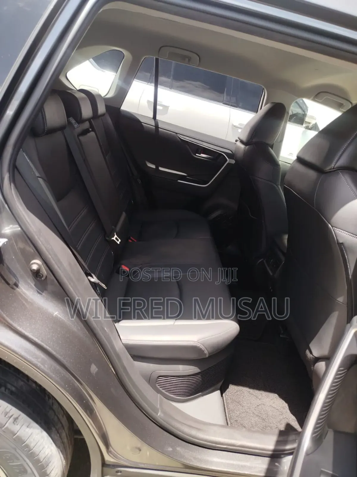 Toyota RAV4 Hybrid 2019 Blue