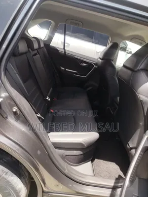 Toyota RAV4 Hybrid 2019 Blue