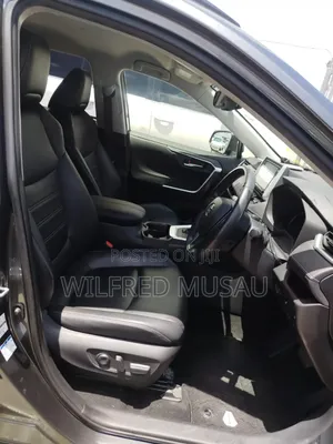 Toyota RAV4 Hybrid 2019 Blue