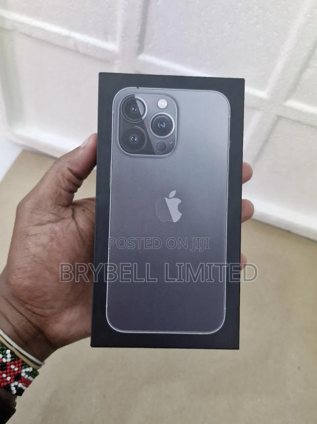 New Apple iPhone 13 Pro 256 GB Black - main view