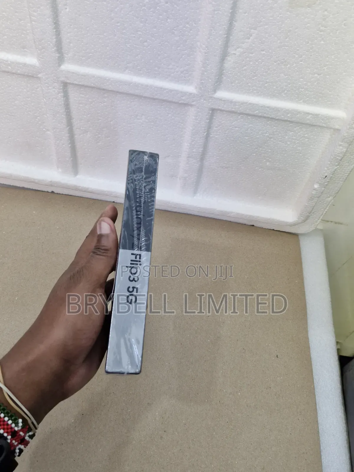 New Samsung Galaxy Z Flip3 5G 256 GB Gold