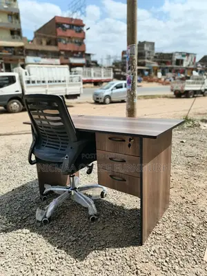Ergonomic Seat With an Advanced Desk
