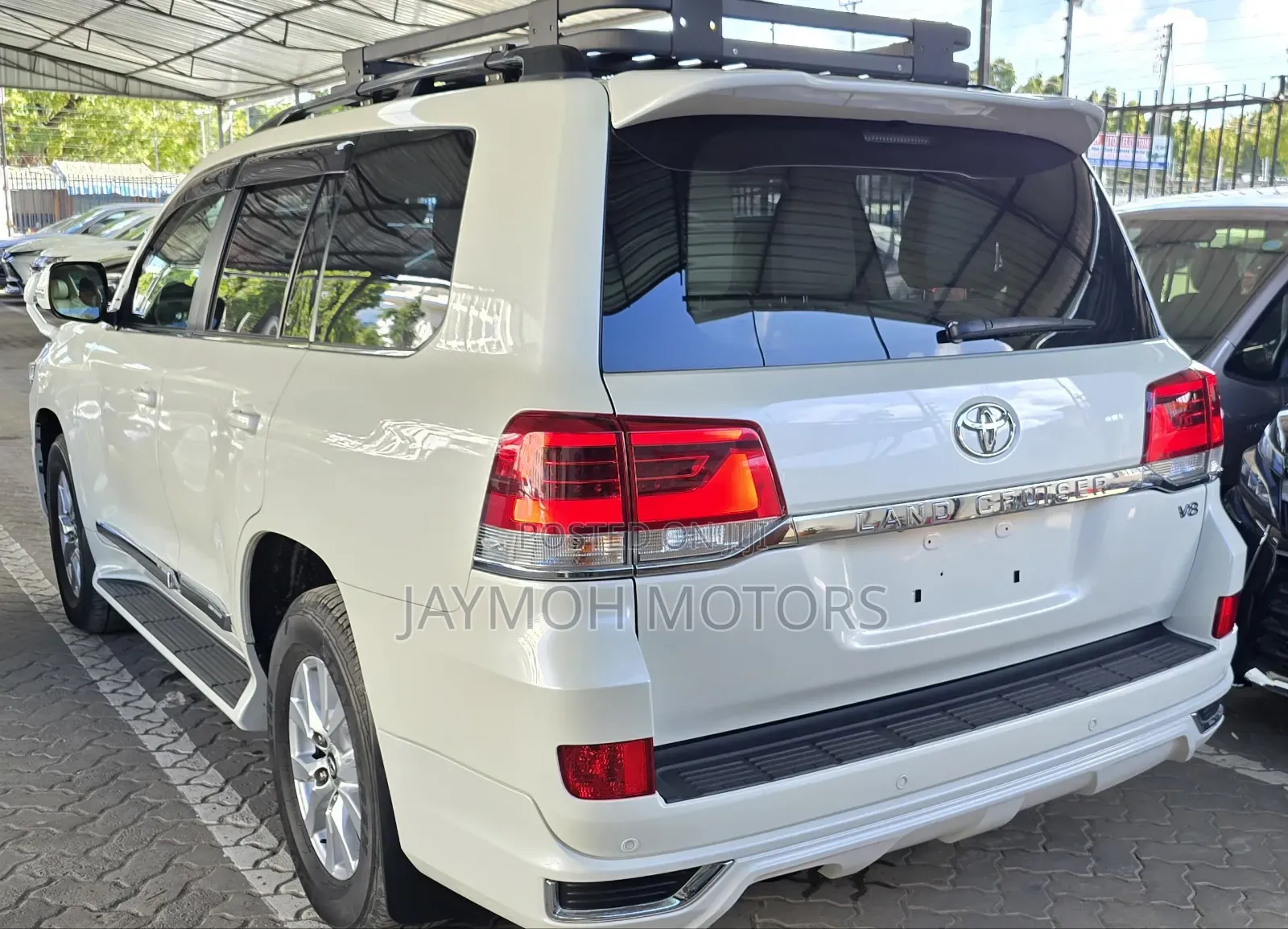 Toyota Land Cruiser 2018 White