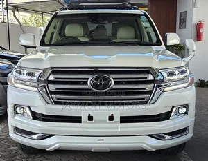 Toyota Land Cruiser 2018 White