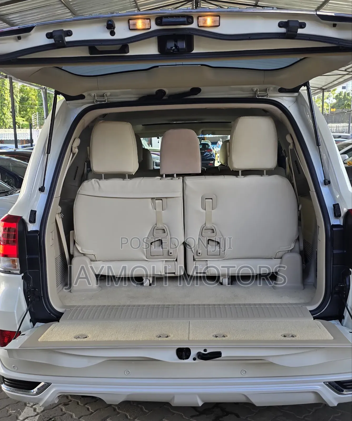 Toyota Land Cruiser 2018 White