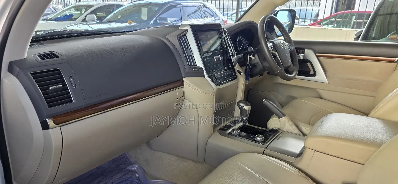 Toyota Land Cruiser 2018 White