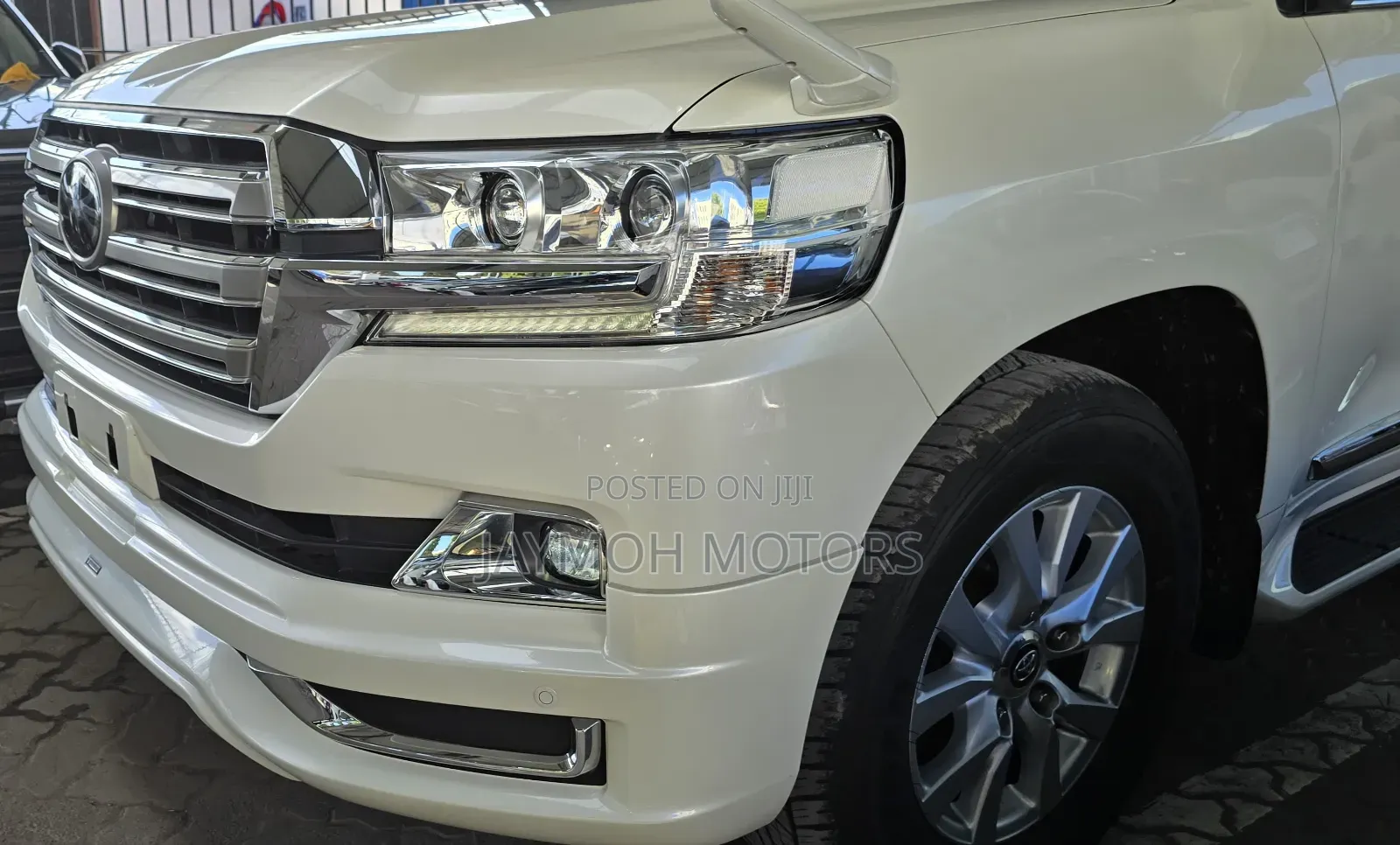 Toyota Land Cruiser 2018 White
