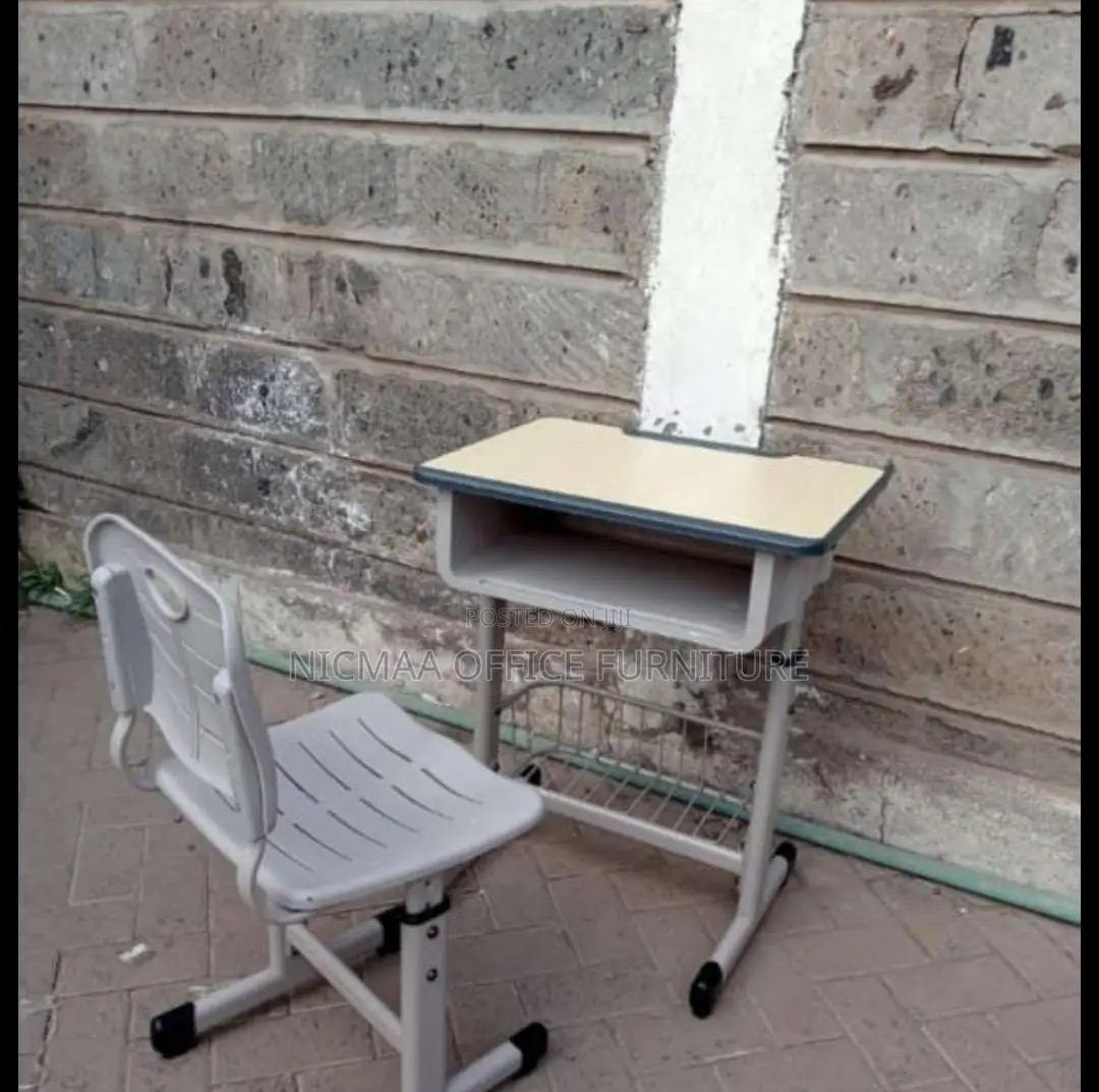Kids Study Desk Including Adjustable Seat