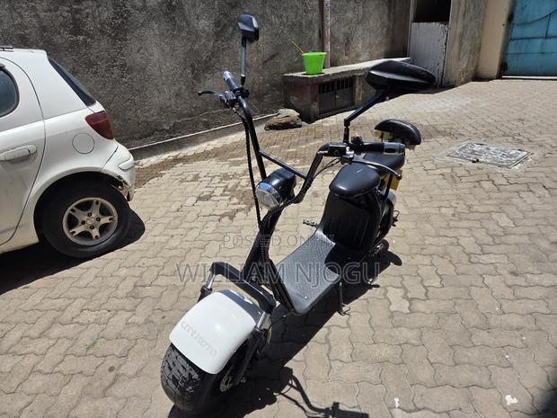 Motorcycle 2018 White - thumbnail 2