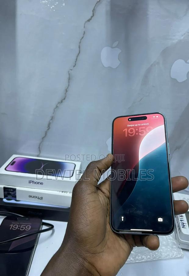 Apple iPhone 16 Plus 128 GB Blue - main view