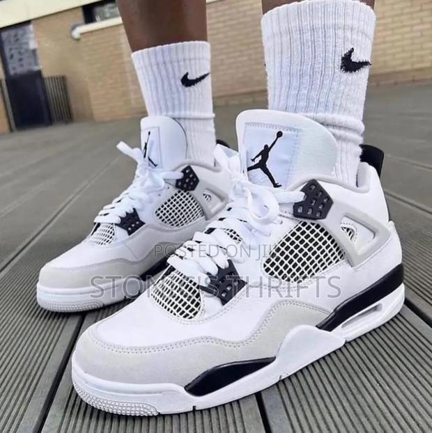 Air Jordan 4 Retro - main view