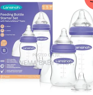 Lansinoh Feeding Bottle Starter Set With Naturalwave Teats.