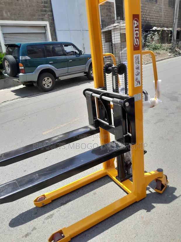 Manual Pallet Stackers - main view