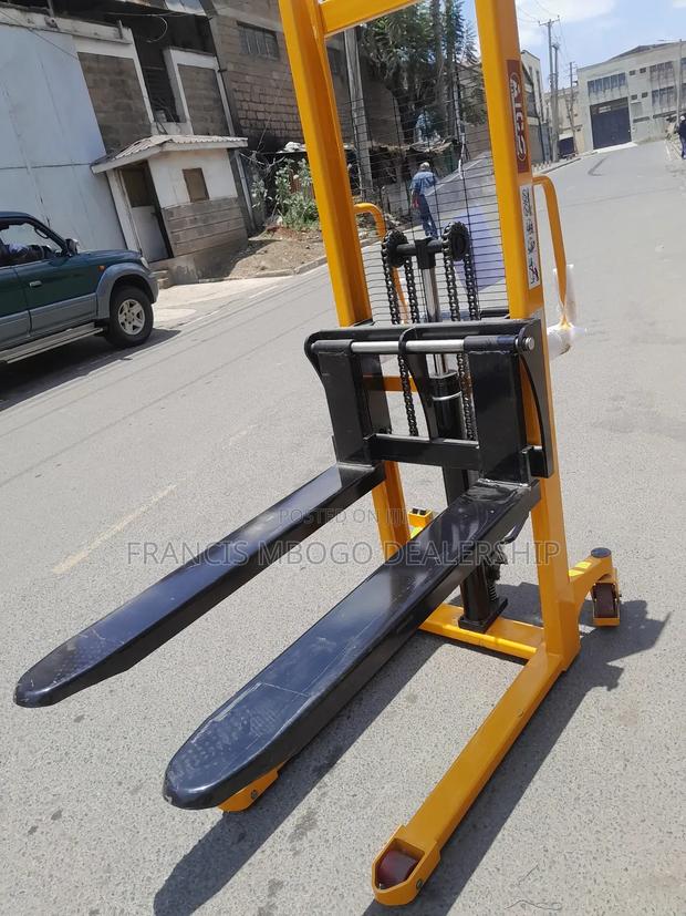 Manual Hydraulic Pallet Stacker - main view