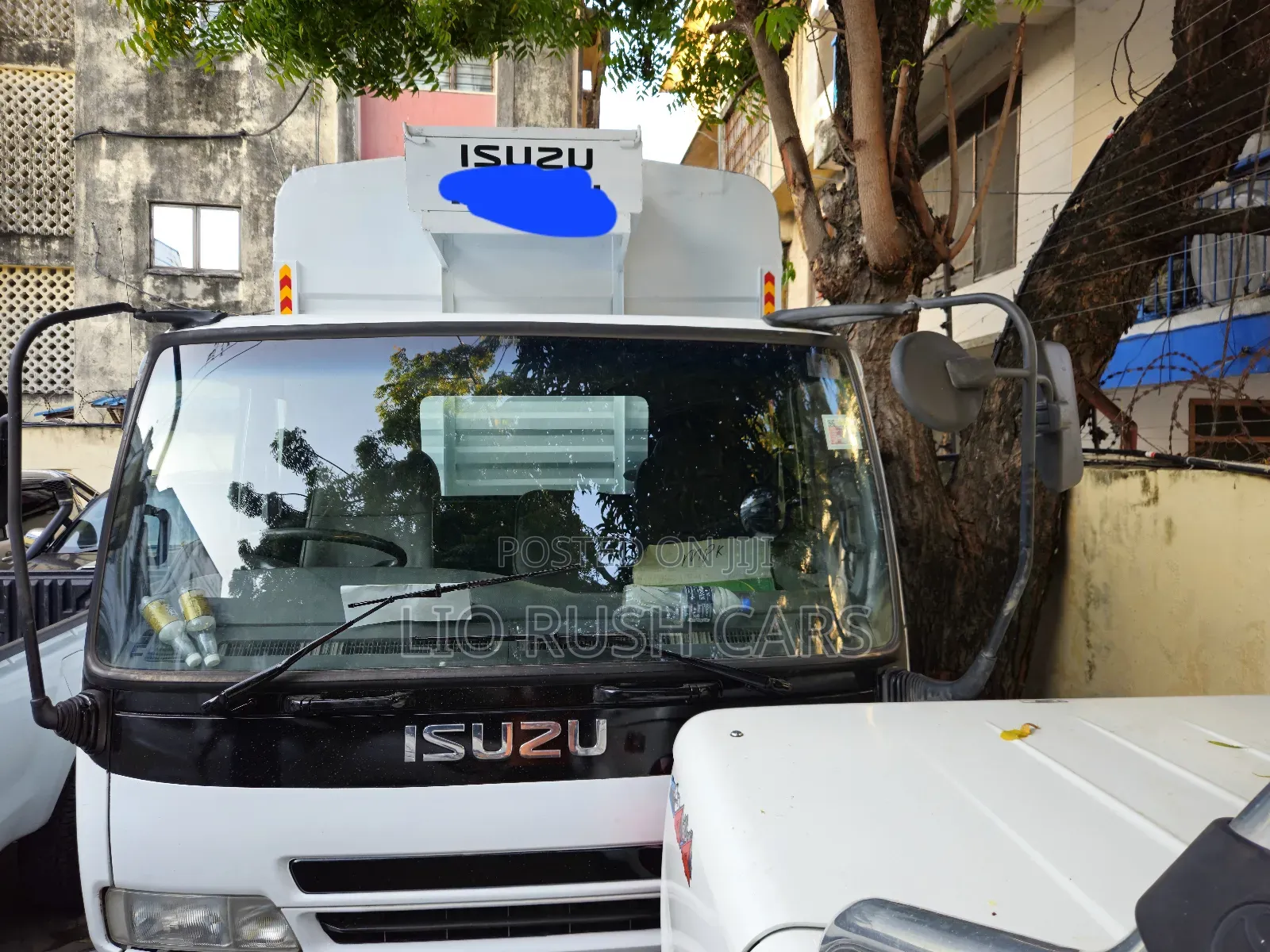 Iisuzu FRR Smartly Kept