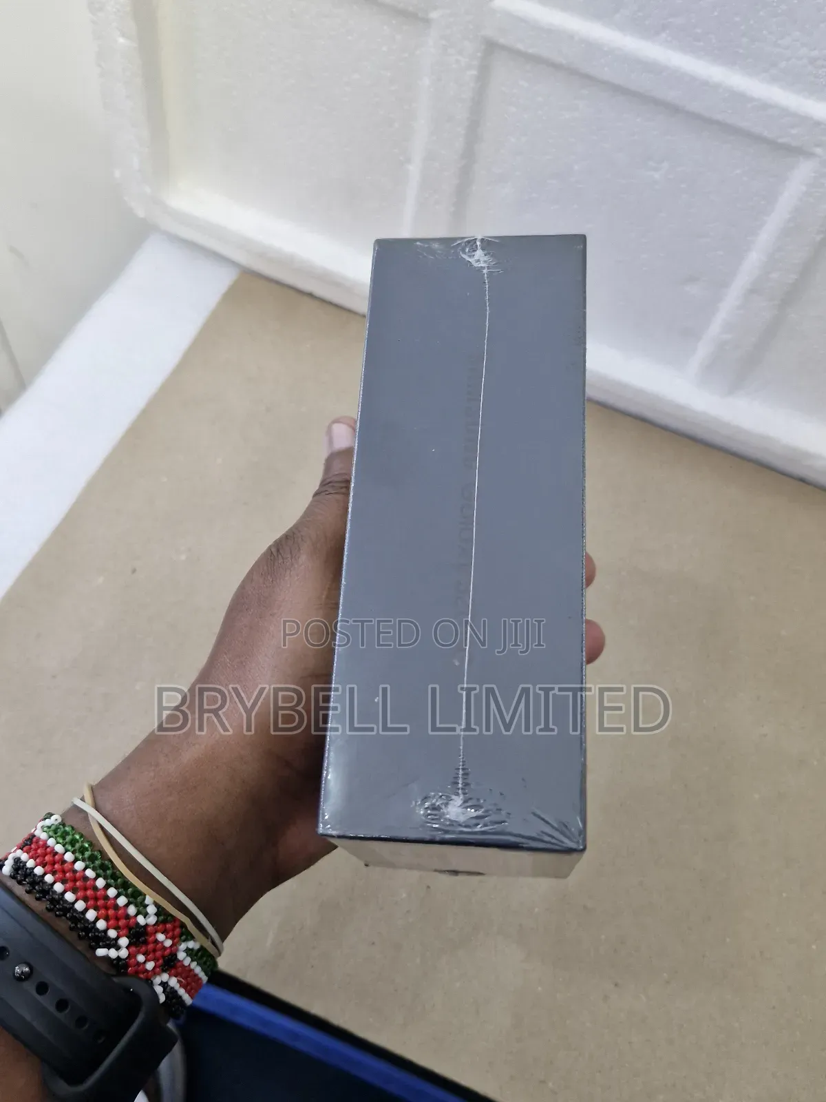 New Samsung Galaxy S20 128 GB Black