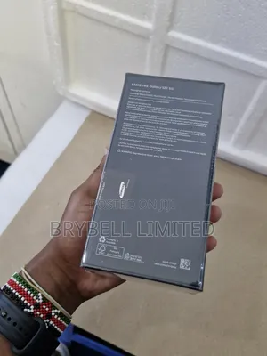 New Samsung Galaxy S20 128 GB Black