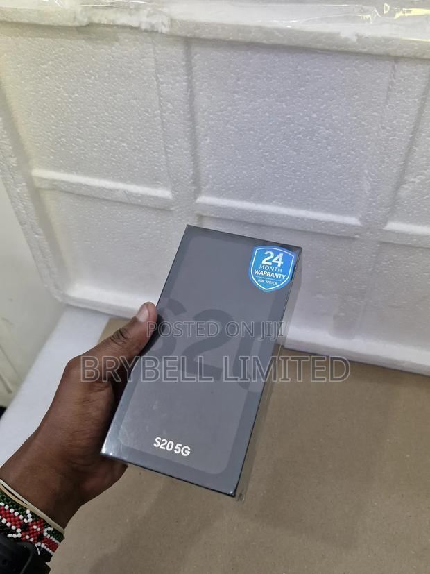 New Samsung Galaxy S20 128 GB Blue
