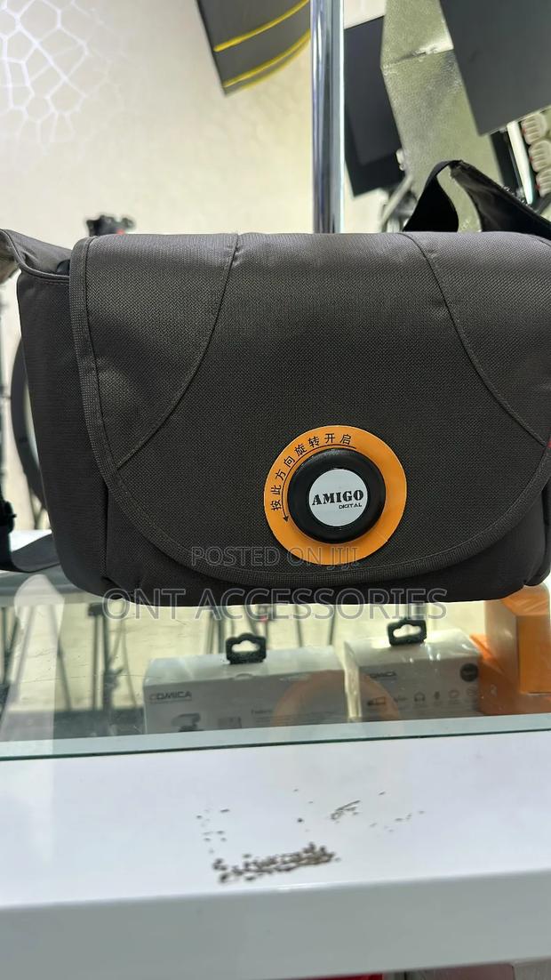 Amigo Large Camera Shoulder Camera Bag - main view