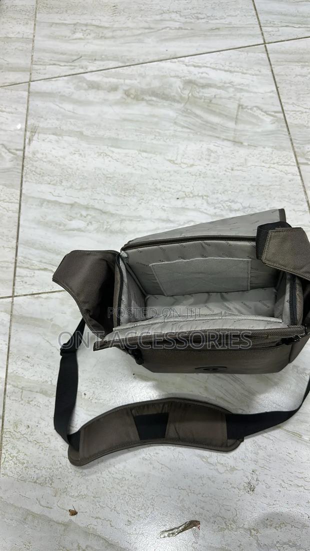 Amigo Large Camera Shoulder Camera Bag - thumbnail 2