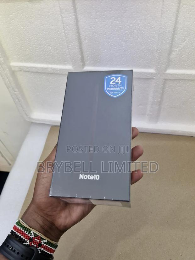 New Samsung Galaxy Note 10 Plus 5G 256 GB Black - main view