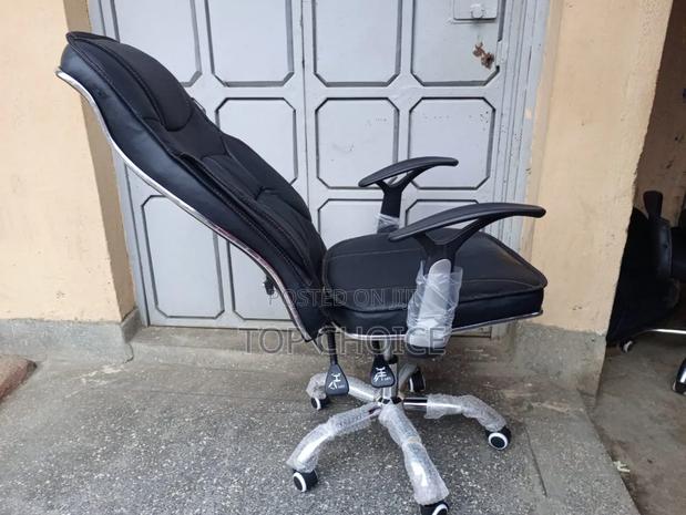 Adjustable Height Shivel Office Chair - thumbnail 2