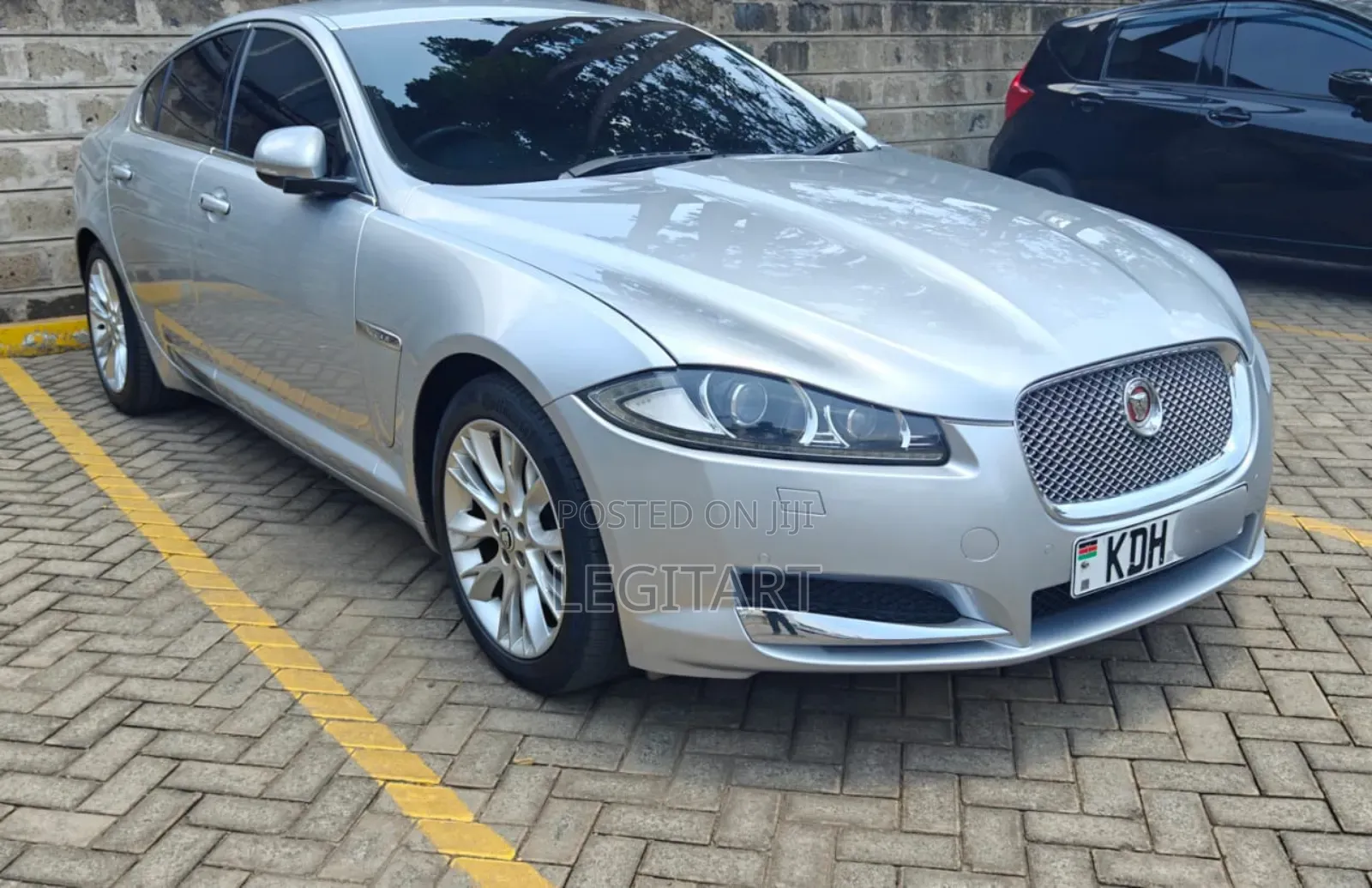 Jaguar XF Premium 4dr Sedan (2.0L 4cyl Turbo 8A) 2015 Silver