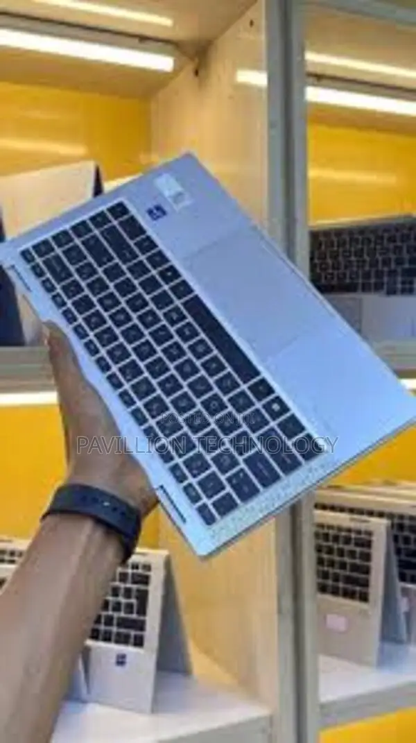 Laptop HP EliteBook 1040 G8 16GB Intel Core i7 SSD 512GB