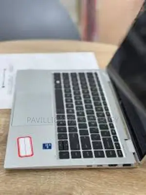 Laptop HP EliteBook 1040 G8 16GB Intel Core i7 SSD 512GB