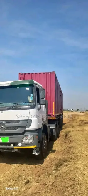 Transit Trailers for Goods Transportation Are Accessible