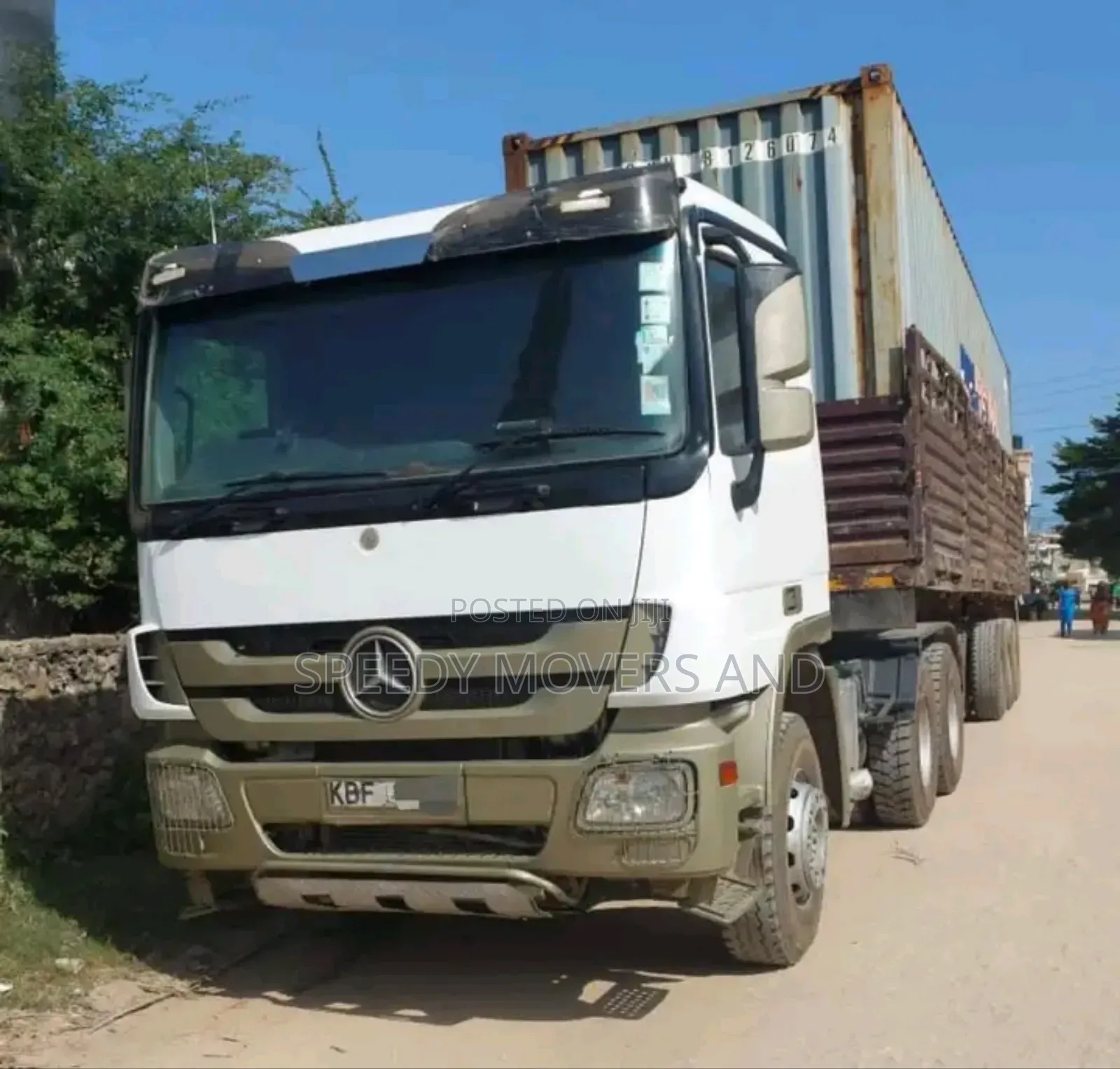 Transit Trailers for Goods Transportation Are Accessible