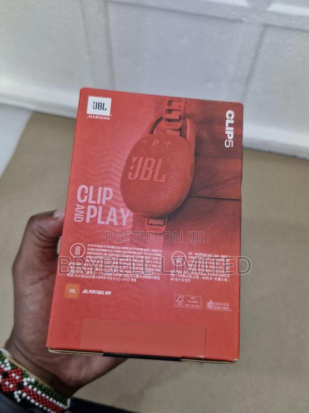 Red JBL Clip 5 Portable Blurtooth Wireless Speaker - thumbnail 3