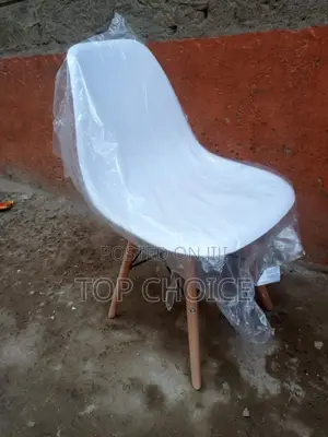 New Eames Dining Chair
