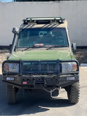 Tour/Safari Landcruiser for Hire