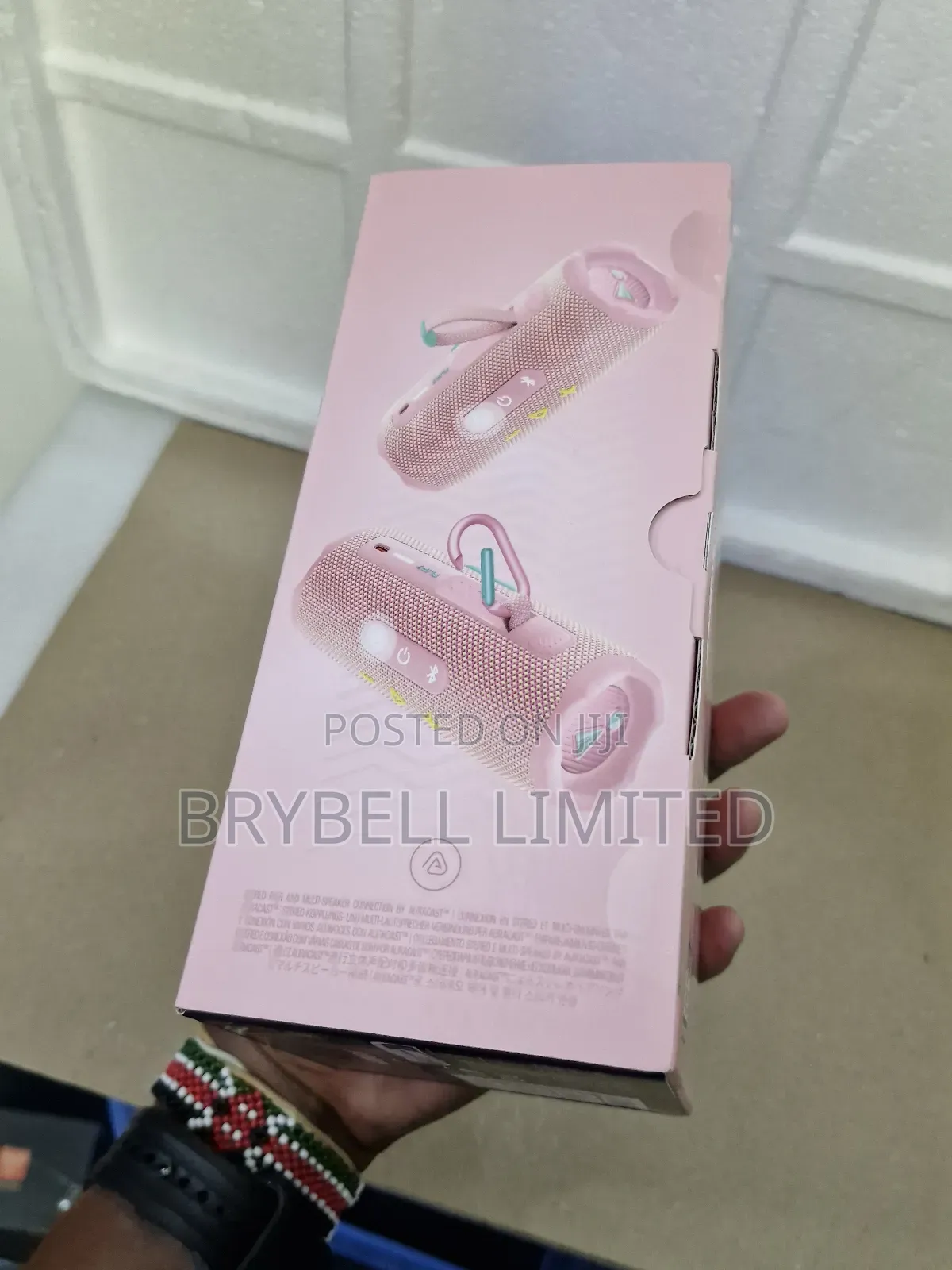 Brand New Sealed Original Flip 7 Pink, 16hrs of Playtime