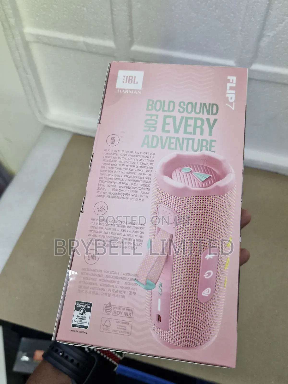 Brand New Sealed Original Flip 7 Pink, 16hrs of Playtime