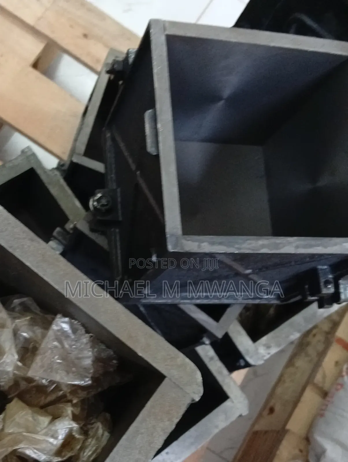 Black Iron Concrete Mould