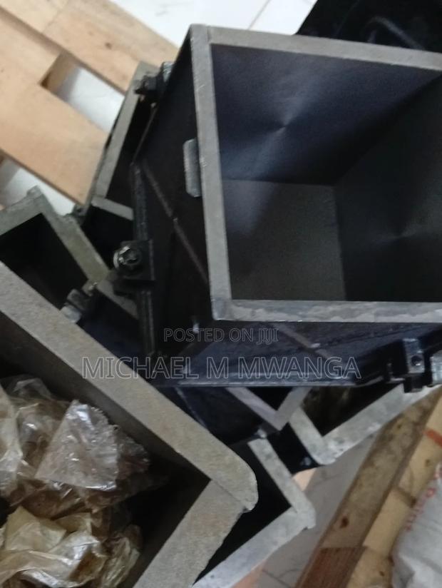 Black Iron Concrete Mould - main view