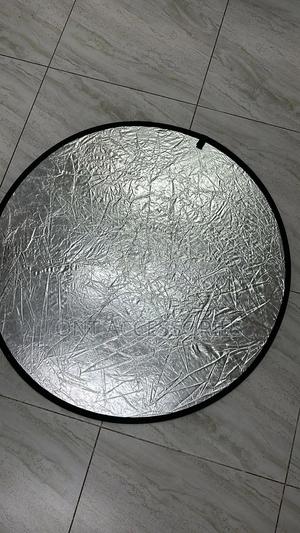 Godox 2-1 Reflector 110 Cm (Silver and Gold) - thumbnail 2