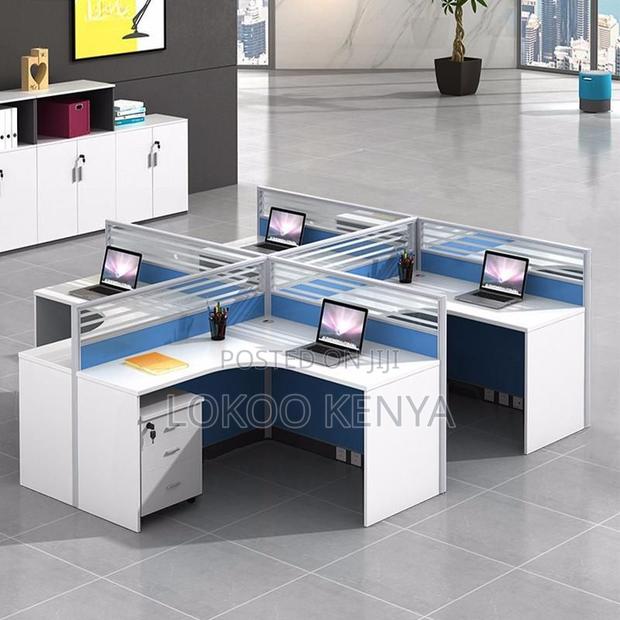 Office Workstation : Modern 4-Way Curved Workstation
