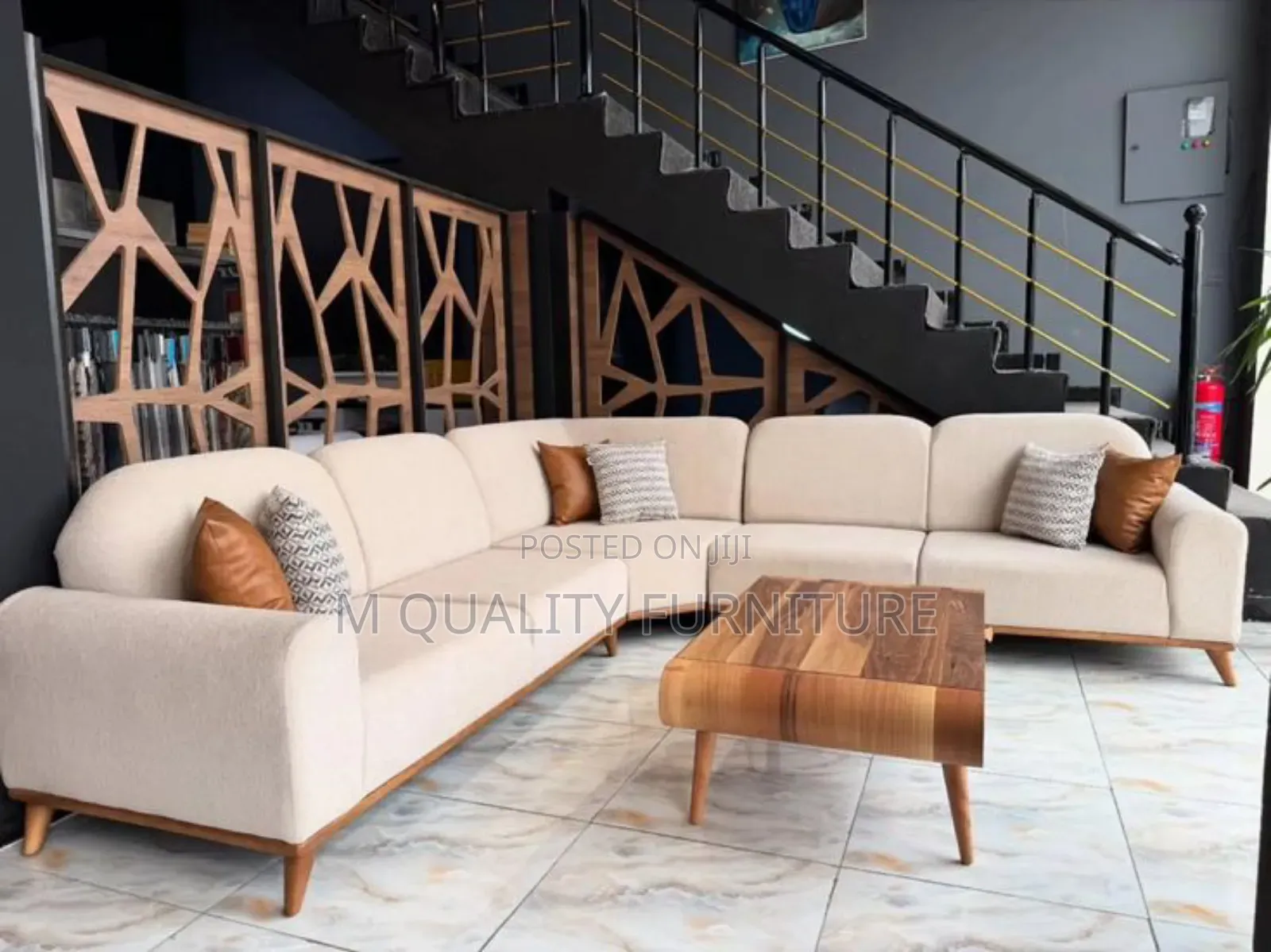 New Corner Sofas With a Centre Piece
